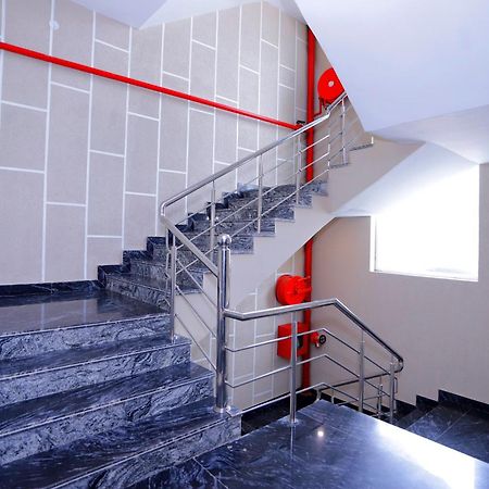 Hotel Nirvana Inn - Near Expo Mart Велика Нойда Екстер'єр фото