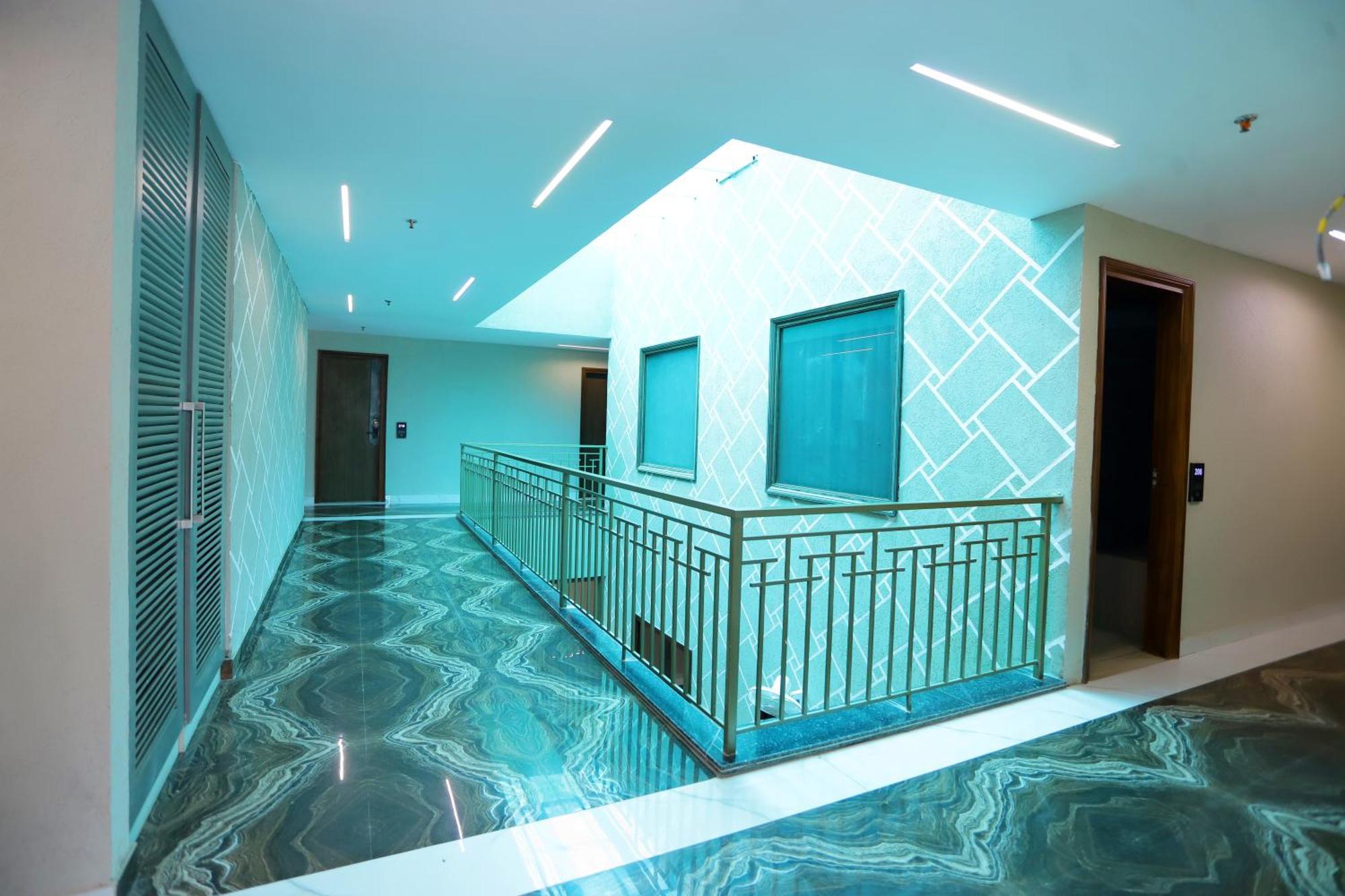 Hotel Nirvana Inn - Near Expo Mart Велика Нойда Екстер'єр фото